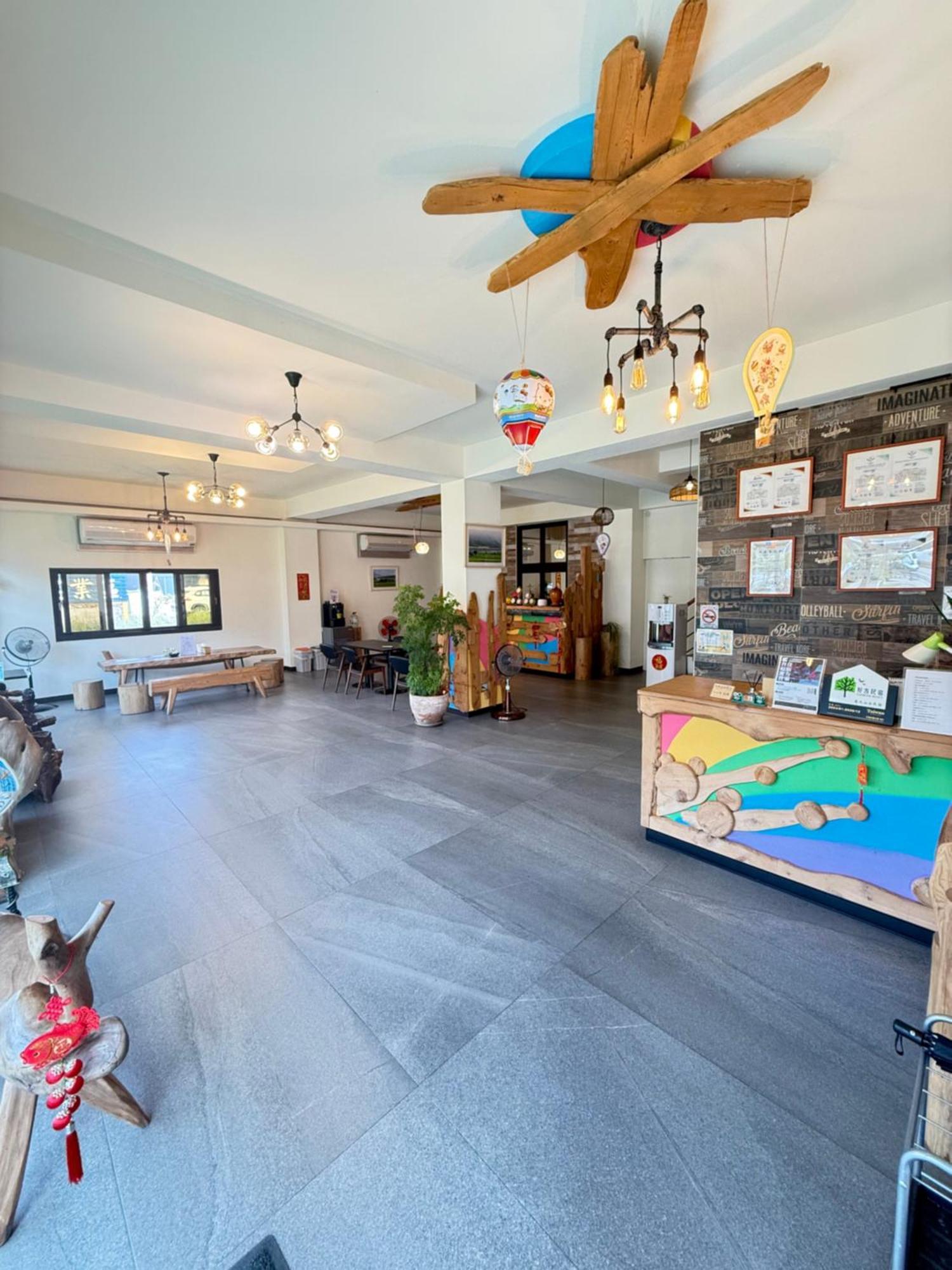 Blue Sky Hill Homestay Guanshan Bagian luar foto